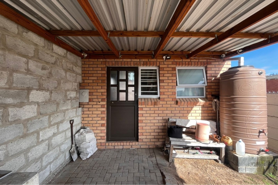 2 Bedroom Property for Sale in Walmer Link Eastern Cape